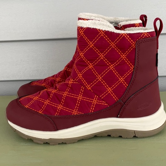 KEEN TERRADORA II Pull-On Boots, Size 6.5 - Picture 2 of 8